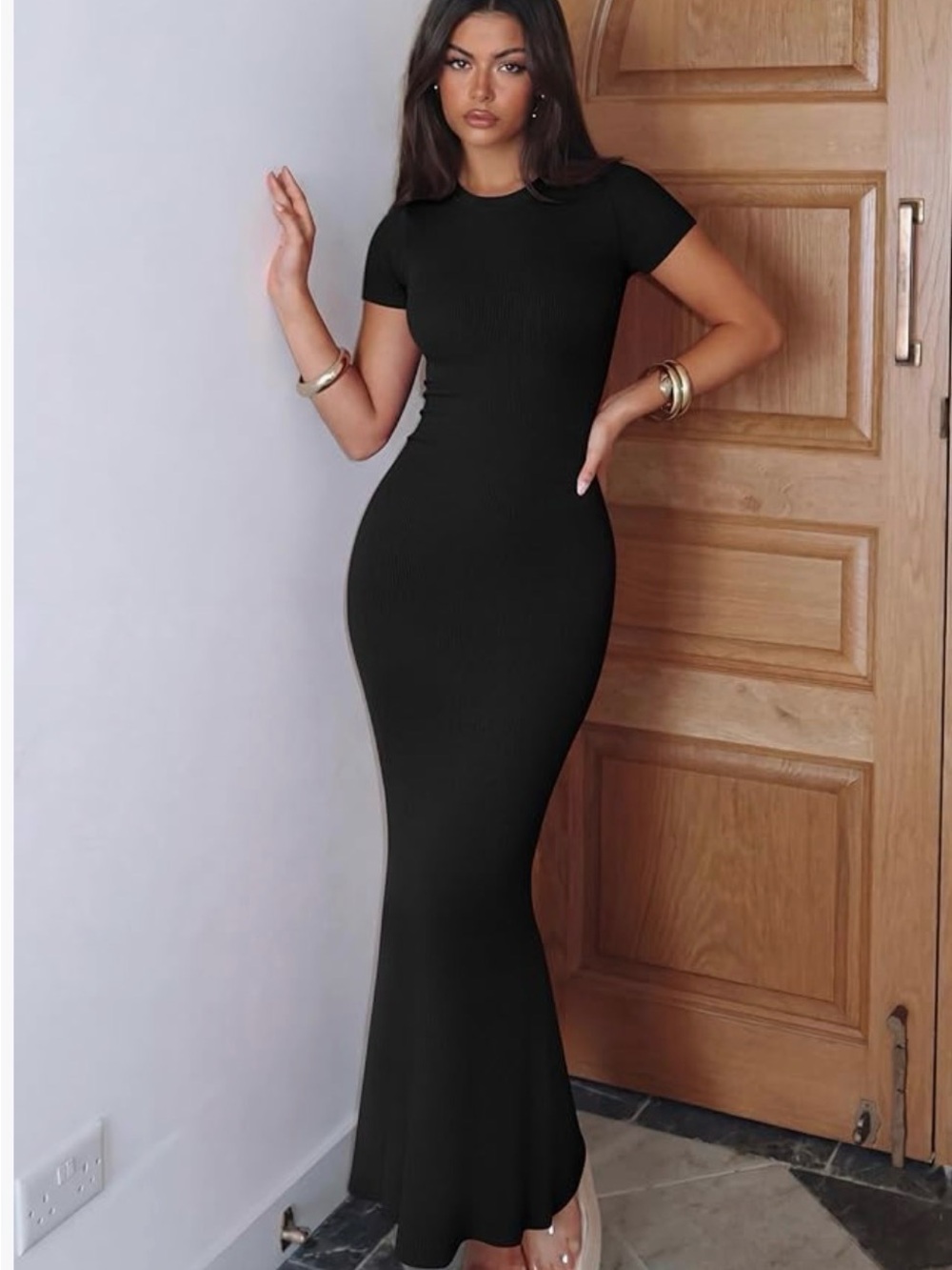 ReoRia Black Short-Sleeve Fitted Maxi Dress